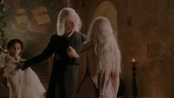extant_GameOfThrones_1x01-WinterIsComing_2973