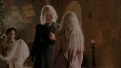 extant_GameOfThrones_1x01-WinterIsComing_2974