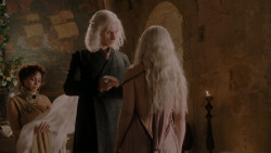 extant_GameOfThrones_1x01-WinterIsComing_2975