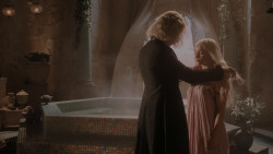 extant_GameOfThrones_1x01-WinterIsComing_2986