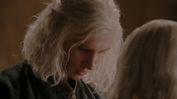 extant_GameOfThrones_1x01-WinterIsComing_2992