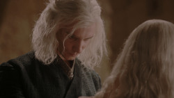 extant_GameOfThrones_1x01-WinterIsComing_3006