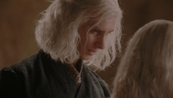 extant_GameOfThrones_1x01-WinterIsComing_3047