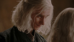 extant_GameOfThrones_1x01-WinterIsComing_3056