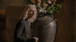 extant_GameOfThrones_1x01-WinterIsComing_3081
