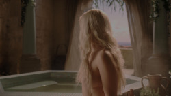 extant_GameOfThrones_1x01-WinterIsComing_3089