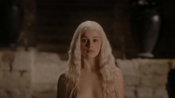 extant_GameOfThrones_1x01-WinterIsComing_3114