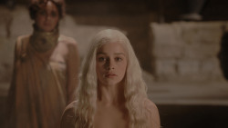 extant_GameOfThrones_1x01-WinterIsComing_3125
