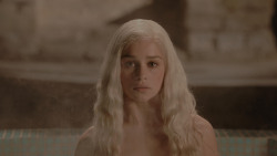 extant_GameOfThrones_1x01-WinterIsComing_3138