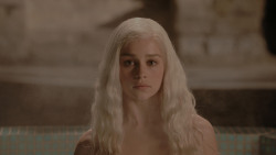 extant_GameOfThrones_1x01-WinterIsComing_3140