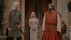 extant_GameOfThrones_1x01-WinterIsComing_3168