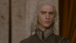 extant_GameOfThrones_1x01-WinterIsComing_3215