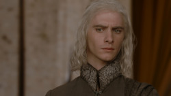 extant_GameOfThrones_1x01-WinterIsComing_3217