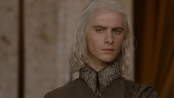 extant_GameOfThrones_1x01-WinterIsComing_3221