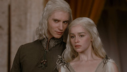 extant_GameOfThrones_1x01-WinterIsComing_3260
