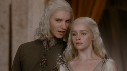 extant_GameOfThrones_1x01-WinterIsComing_3275