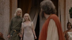 extant_GameOfThrones_1x01-WinterIsComing_3282