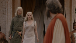 extant_GameOfThrones_1x01-WinterIsComing_3288