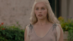 extant_GameOfThrones_1x01-WinterIsComing_3308