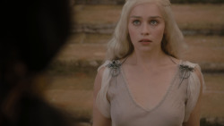 extant_GameOfThrones_1x01-WinterIsComing_3319