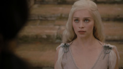 extant_GameOfThrones_1x01-WinterIsComing_3334