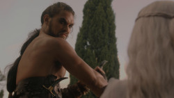 extant_GameOfThrones_1x01-WinterIsComing_3338