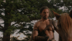 extant_GameOfThrones_1x01-WinterIsComing_3349