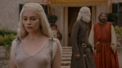 extant_GameOfThrones_1x01-WinterIsComing_3365