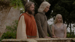 extant_GameOfThrones_1x01-WinterIsComing_3392
