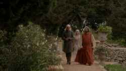 extant_GameOfThrones_1x01-WinterIsComing_3428