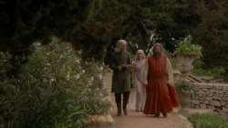 extant_GameOfThrones_1x01-WinterIsComing_3430