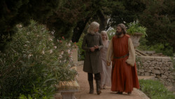 extant_GameOfThrones_1x01-WinterIsComing_3438