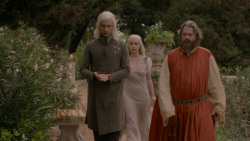 extant_GameOfThrones_1x01-WinterIsComing_3452