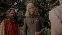 extant_GameOfThrones_1x01-WinterIsComing_3483