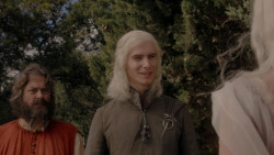 extant_GameOfThrones_1x01-WinterIsComing_3486