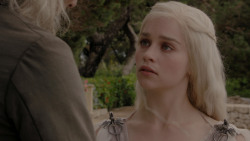 extant_GameOfThrones_1x01-WinterIsComing_3492