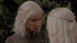 extant_GameOfThrones_1x01-WinterIsComing_3508