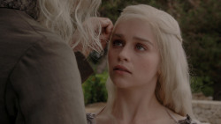 extant_GameOfThrones_1x01-WinterIsComing_3514