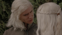 extant_GameOfThrones_1x01-WinterIsComing_3522
