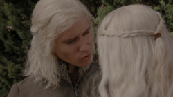 extant_GameOfThrones_1x01-WinterIsComing_3524