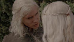 extant_GameOfThrones_1x01-WinterIsComing_3526