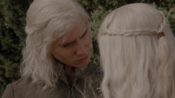 extant_GameOfThrones_1x01-WinterIsComing_3527