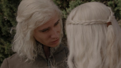 extant_GameOfThrones_1x01-WinterIsComing_3529