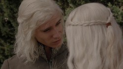 extant_GameOfThrones_1x01-WinterIsComing_3530
