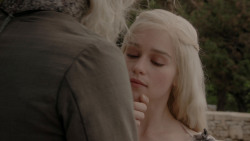 extant_GameOfThrones_1x01-WinterIsComing_3548