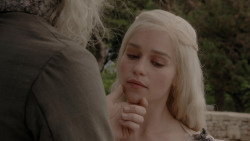extant_GameOfThrones_1x01-WinterIsComing_3549