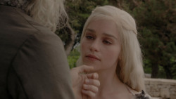 extant_GameOfThrones_1x01-WinterIsComing_3554