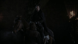 extant_GameOfThrones_1x01-WinterIsComing_3716