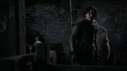 extant_GameOfThrones_1x01-WinterIsComing_3719