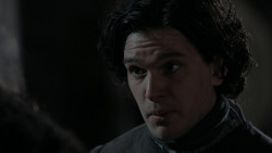 extant_GameOfThrones_1x01-WinterIsComing_3777